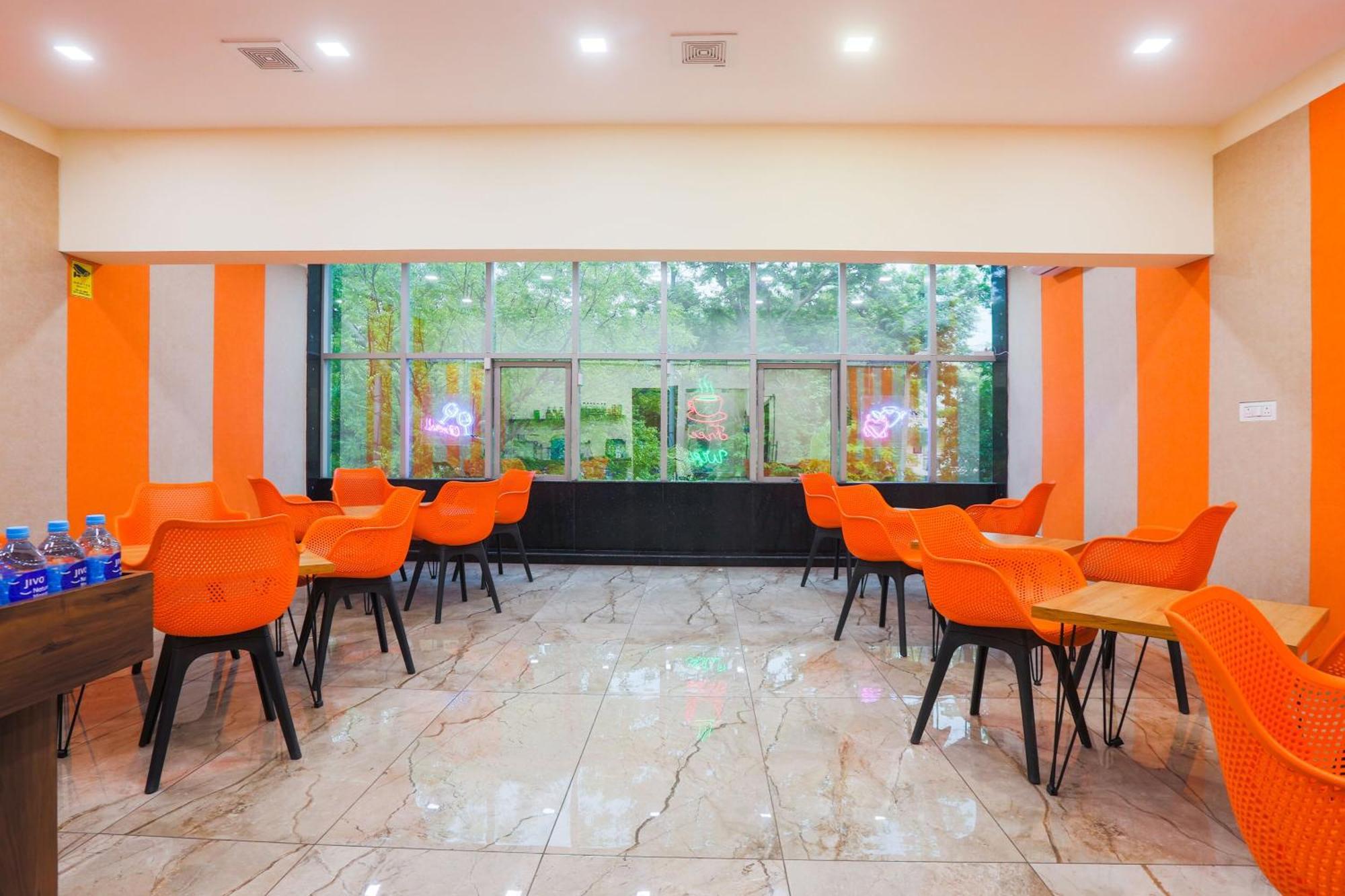 Super Townhouse Vikaspuri Ξενοδοχείο Δελχί Εξωτερικό φωτογραφία