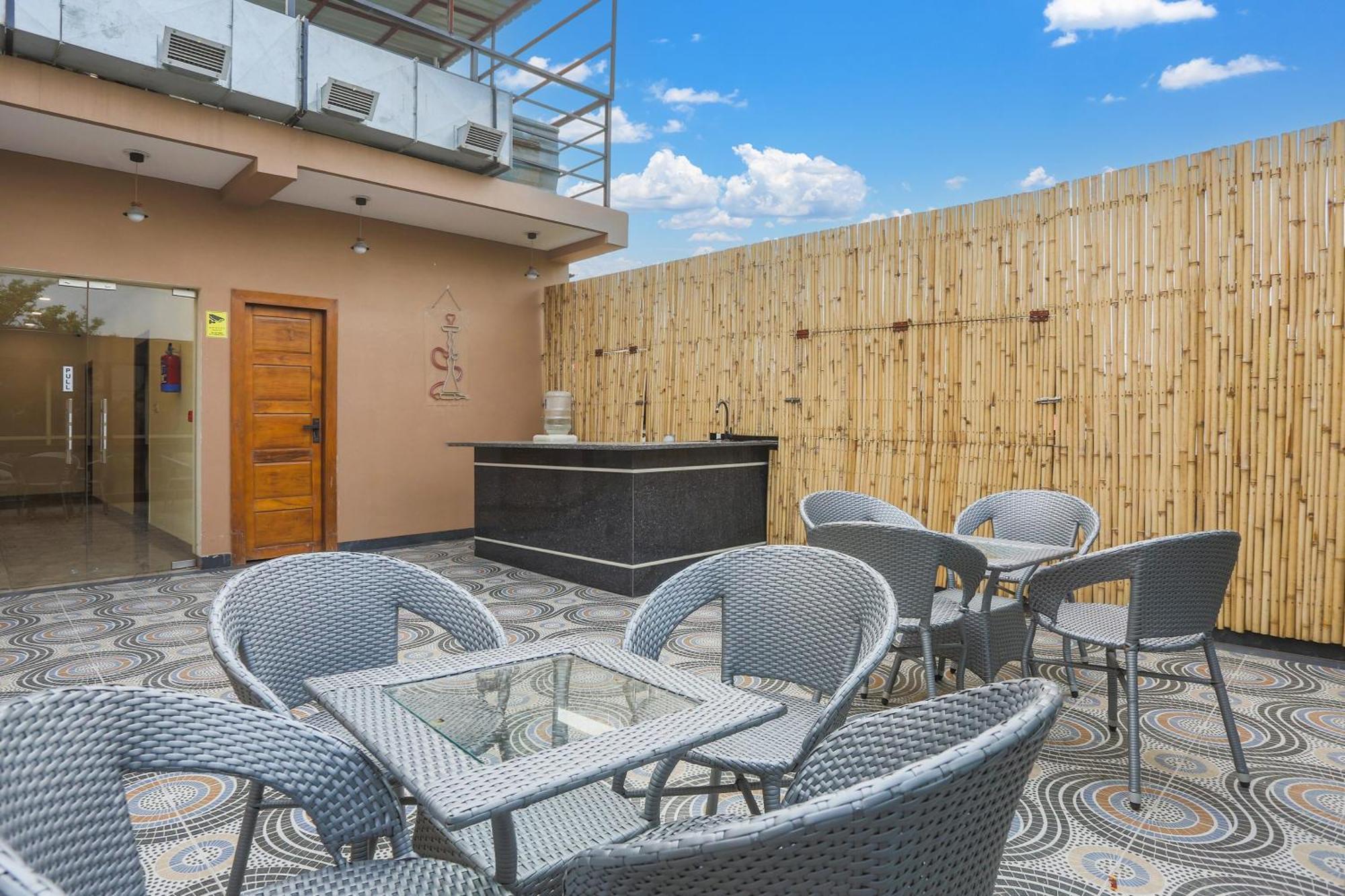 Super Townhouse Vikaspuri Ξενοδοχείο Δελχί Εξωτερικό φωτογραφία