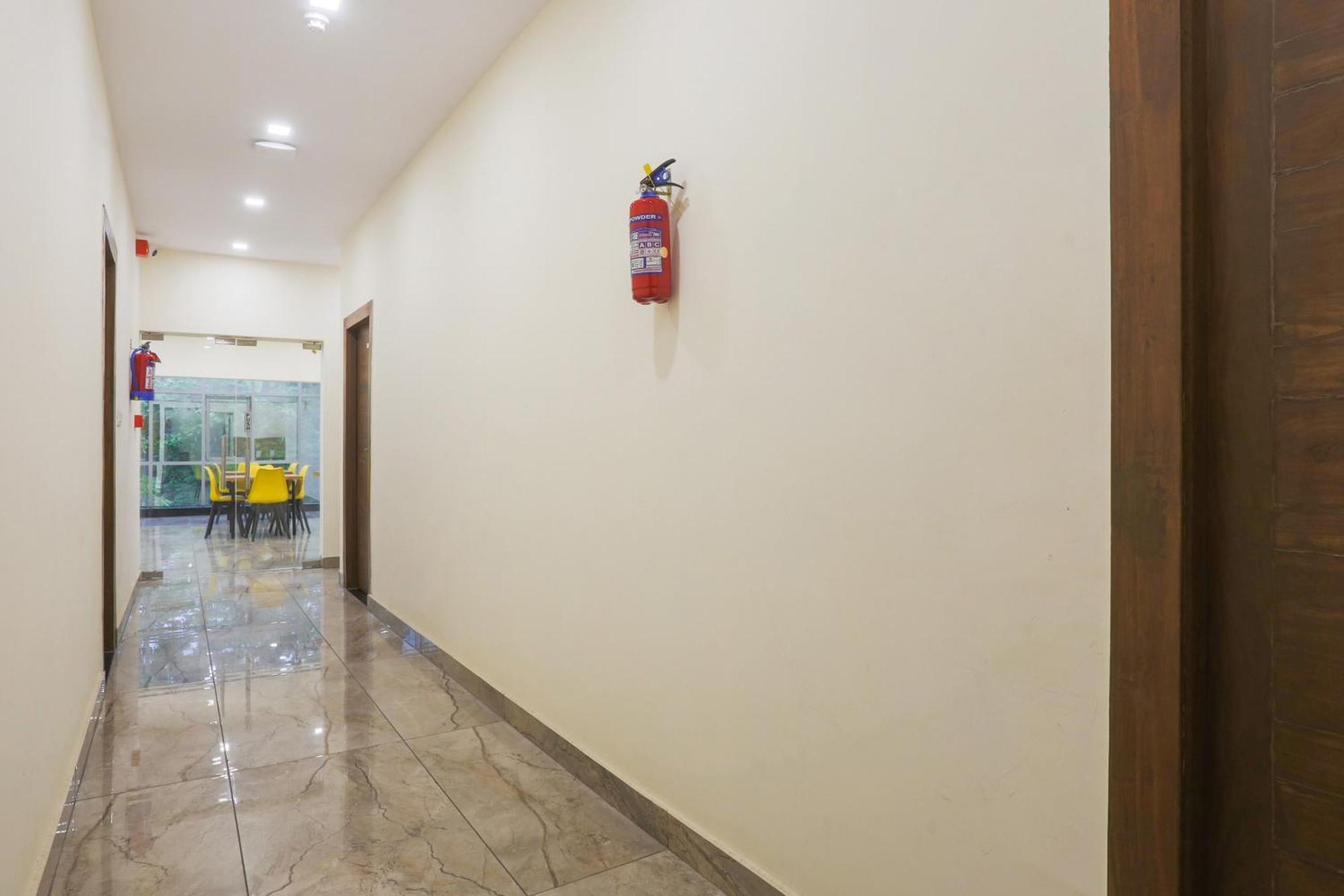 Super Townhouse Vikaspuri Ξενοδοχείο Δελχί Εξωτερικό φωτογραφία