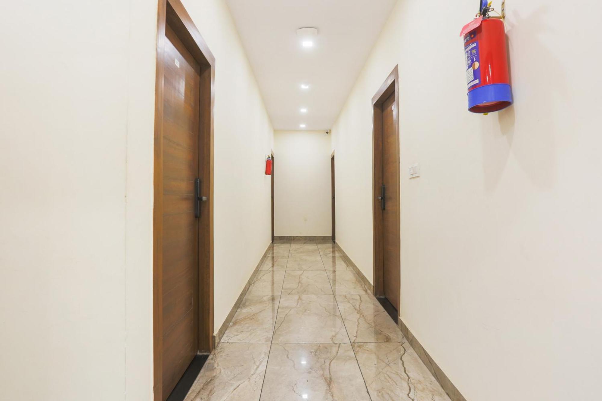Super Townhouse Vikaspuri Ξενοδοχείο Δελχί Εξωτερικό φωτογραφία
